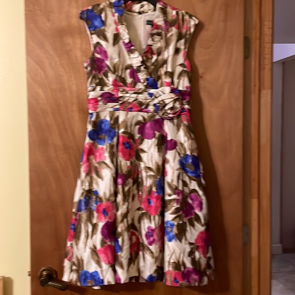 Jessica Howard beautiful feminine cocktail dress, sleeveless w/fitted waist (mlb - Picture 1 of 16